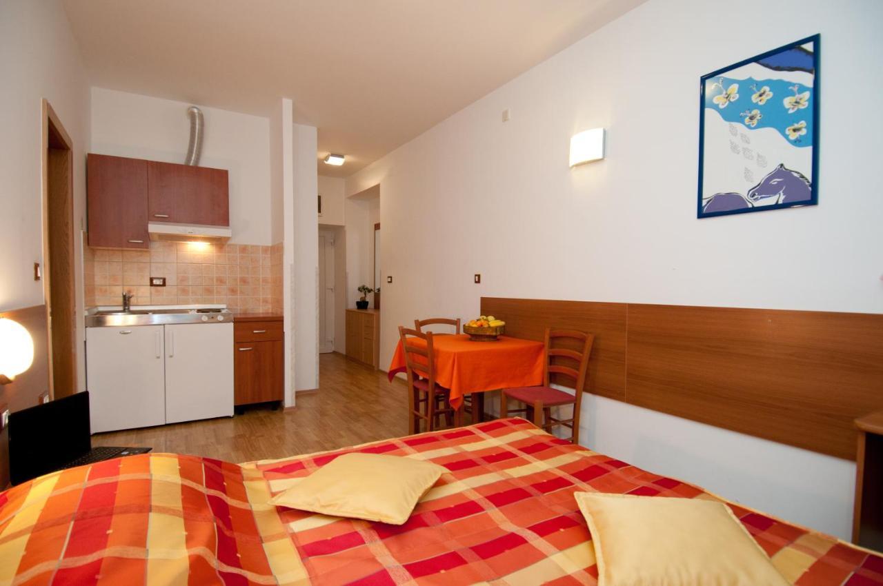 Apartments And Rooms Liburnija Opatija Exterior photo