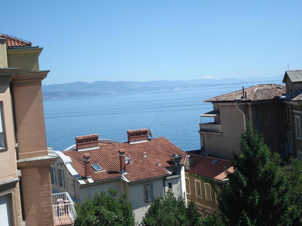 Apartments And Rooms Liburnija Opatija Exterior photo