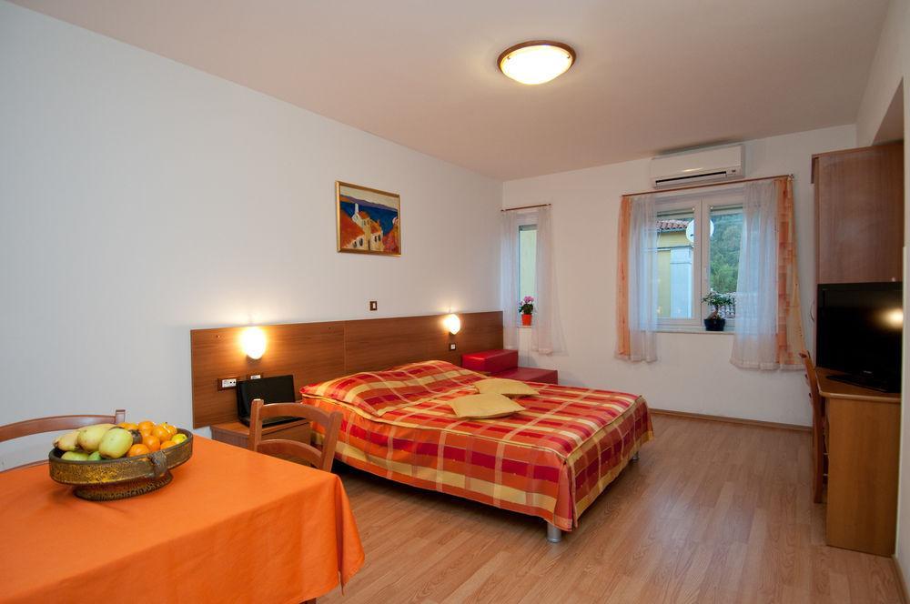 Apartments And Rooms Liburnija Opatija Exterior photo