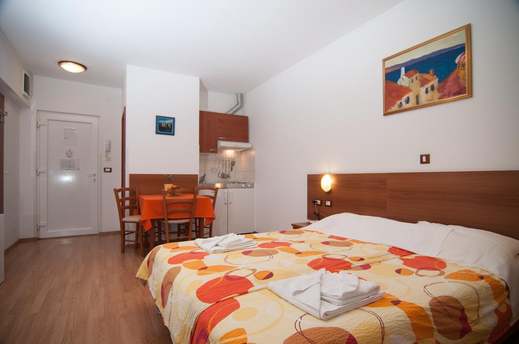 Apartments And Rooms Liburnija Opatija Exterior photo